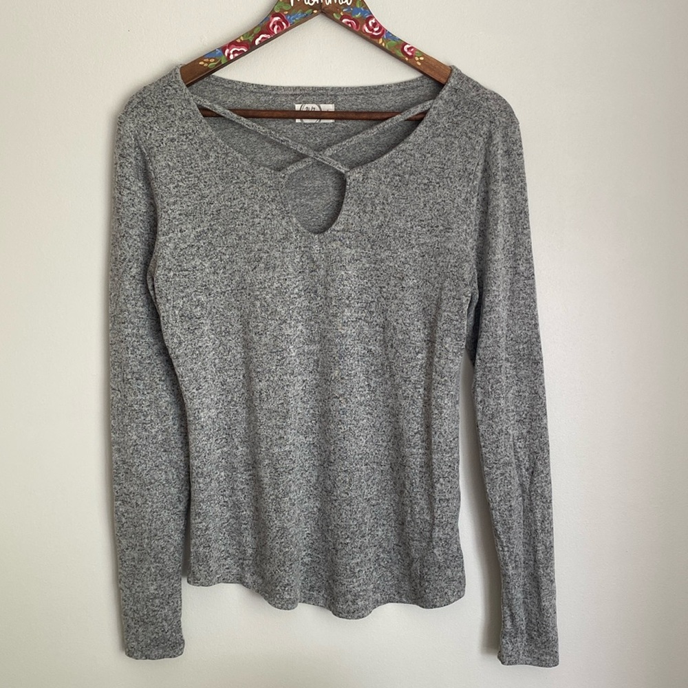 Maurice’s 24/7 women’s soft gray long sleeve top size S.